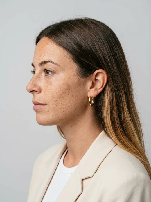 KI-Influencerin Referenzbild im Profil